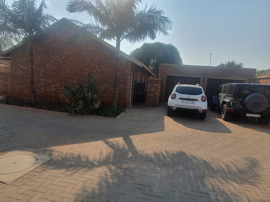 3 Bedroom Property for Sale in Magalieskruin Gauteng