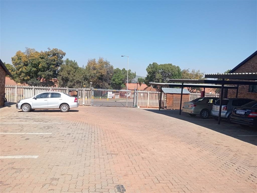 1 Bedroom Property for Sale in Philip Nel Park Gauteng