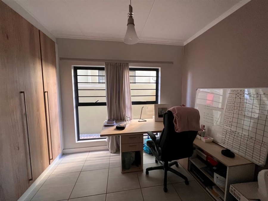 3 Bedroom Property for Sale in Waterfall Gauteng