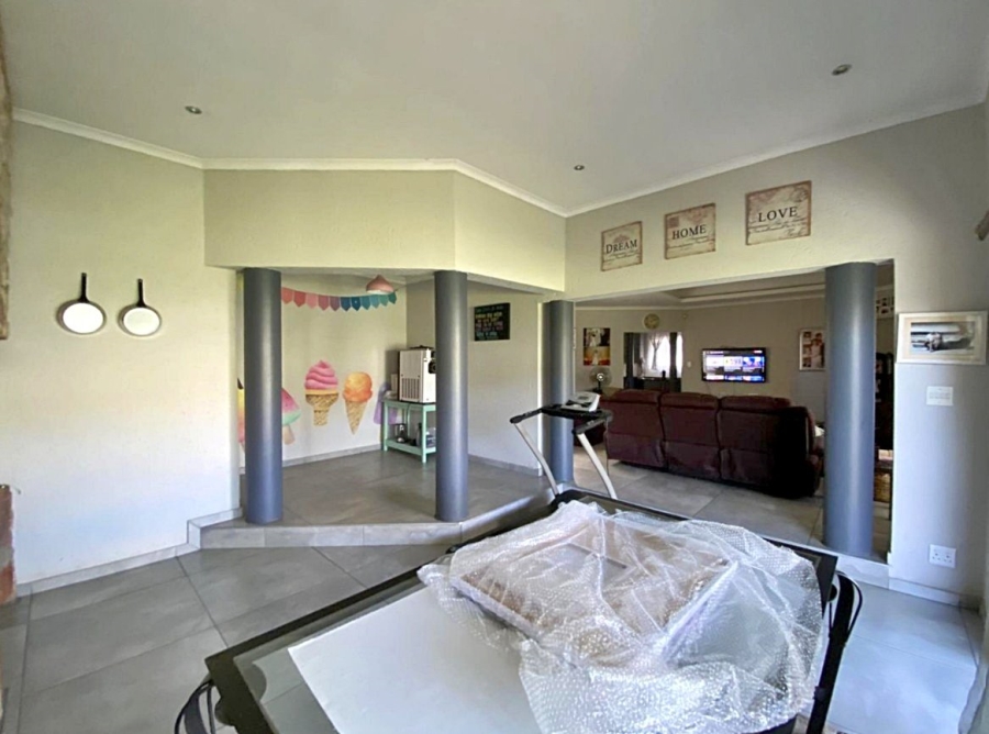 4 Bedroom Property for Sale in Lambton Gardens Gauteng