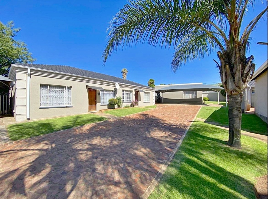 4 Bedroom Property for Sale in Lambton Gardens Gauteng