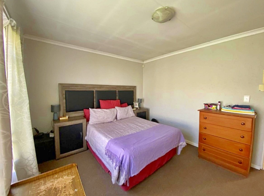 4 Bedroom Property for Sale in Lambton Gardens Gauteng