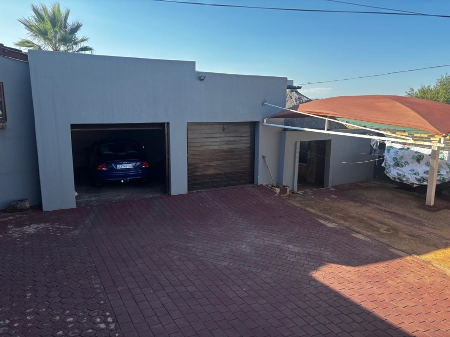 4 Bedroom Property for Sale in Wentworth Park Gauteng