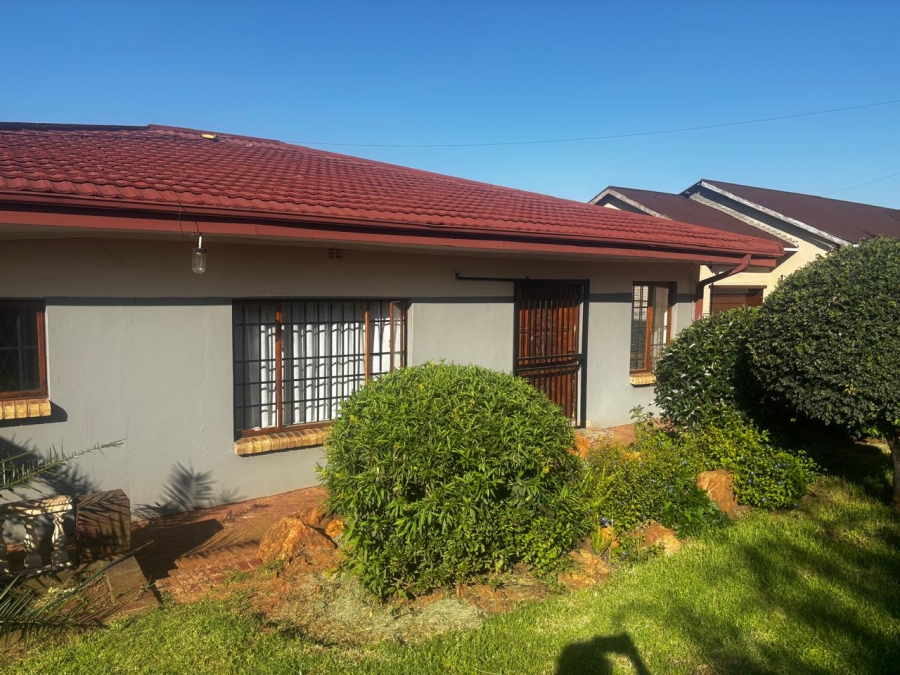 4 Bedroom Property for Sale in Wentworth Park Gauteng