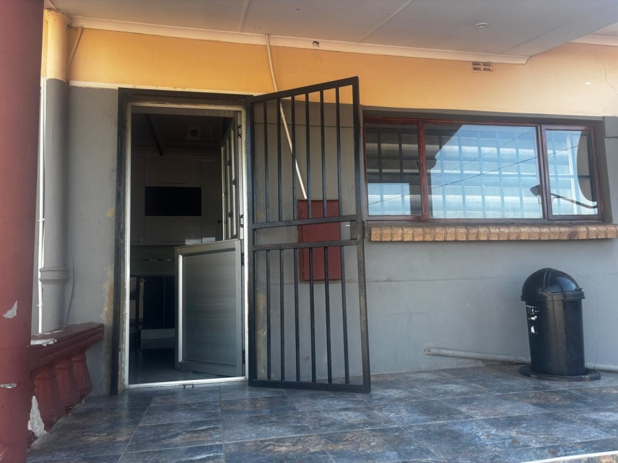 4 Bedroom Property for Sale in Wentworth Park Gauteng