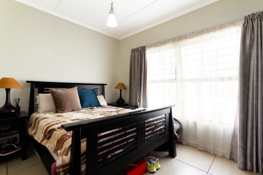  Bedroom Property for Sale in Greenstone Ridge Gauteng