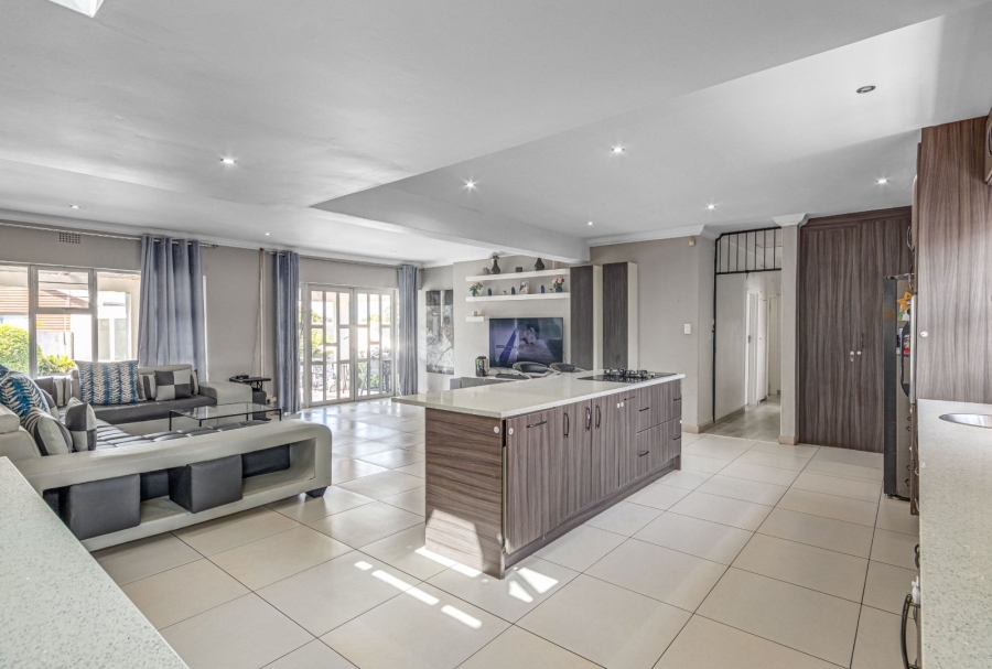 4 Bedroom Property for Sale in Weltevreden Park Gauteng