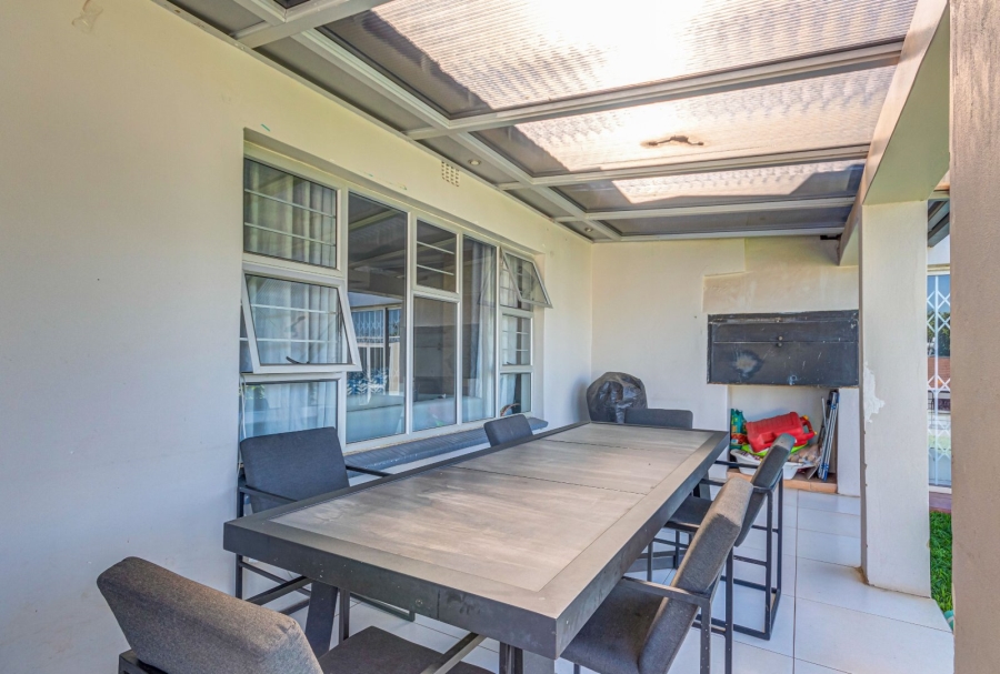 4 Bedroom Property for Sale in Weltevreden Park Gauteng