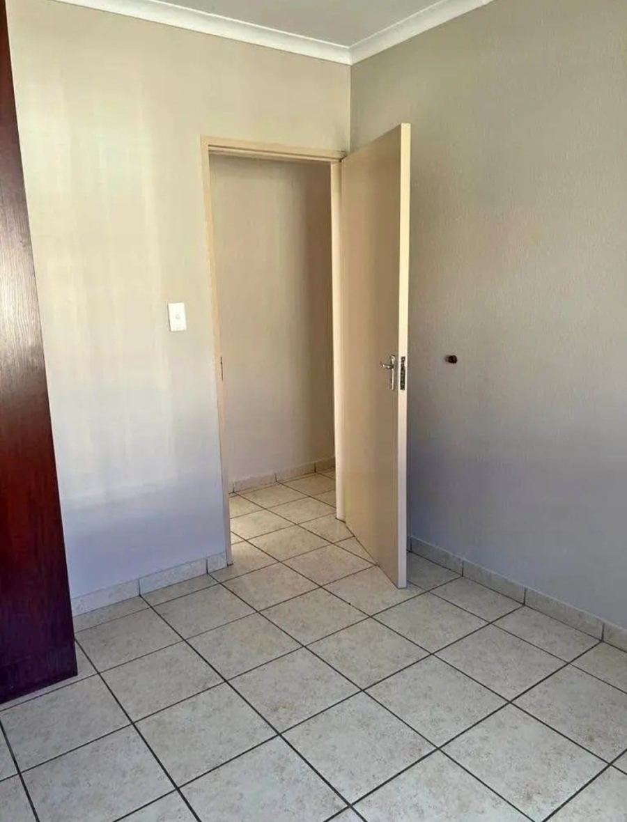 To Let 3 Bedroom Property for Rent in Blue Hills Gauteng