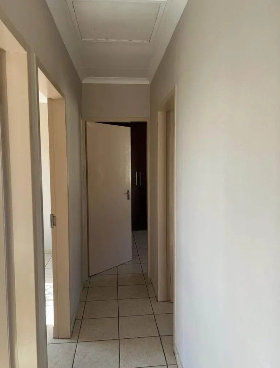 To Let 3 Bedroom Property for Rent in Blue Hills Gauteng