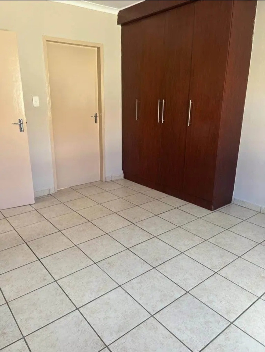 To Let 3 Bedroom Property for Rent in Blue Hills Gauteng