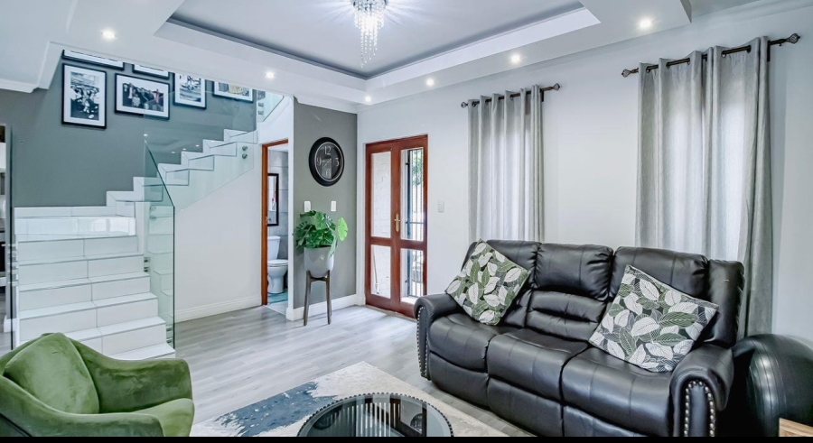 2 Bedroom Property for Sale in Equestria Gauteng