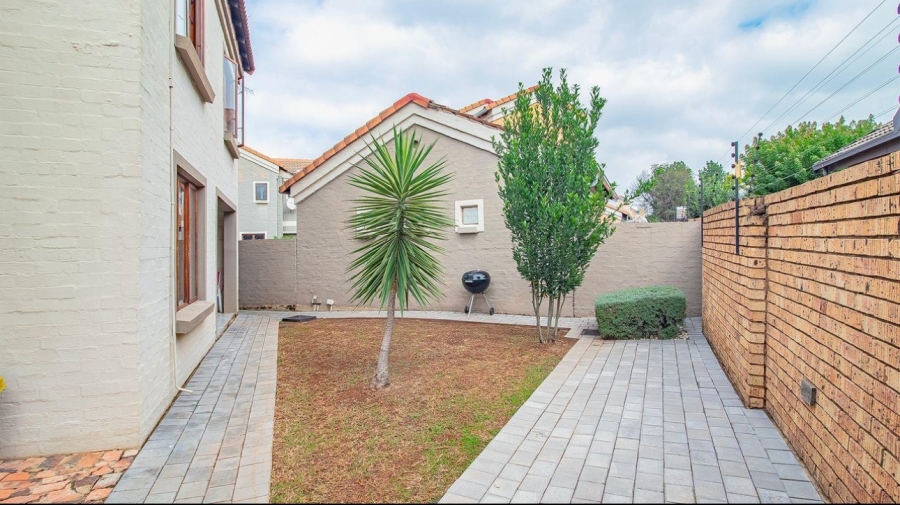 2 Bedroom Property for Sale in Equestria Gauteng