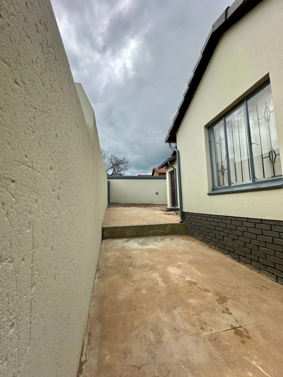 4 Bedroom Property for Sale in Philip Nel Park Gauteng