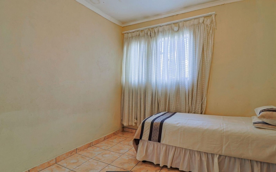 7 Bedroom Property for Sale in Zakariyya Park Gauteng