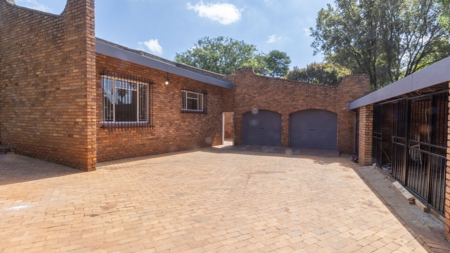 5 Bedroom Property for Sale in Lyttelton Manor Gauteng