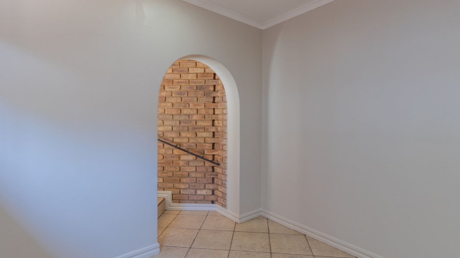 5 Bedroom Property for Sale in Lyttelton Manor Gauteng