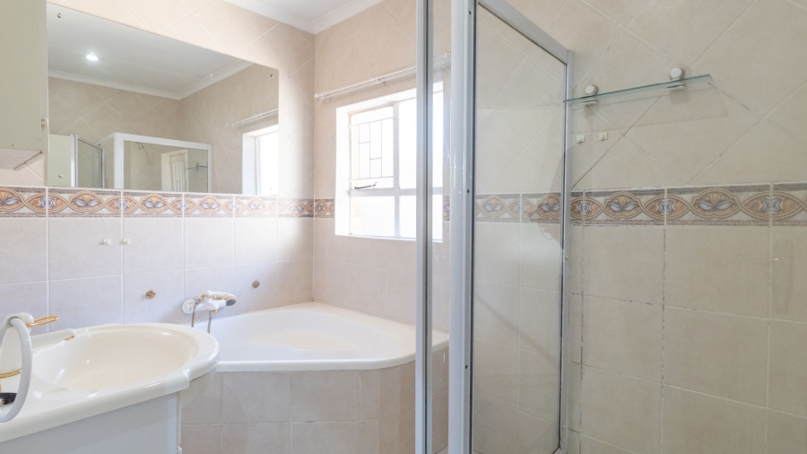 5 Bedroom Property for Sale in Lyttelton Manor Gauteng