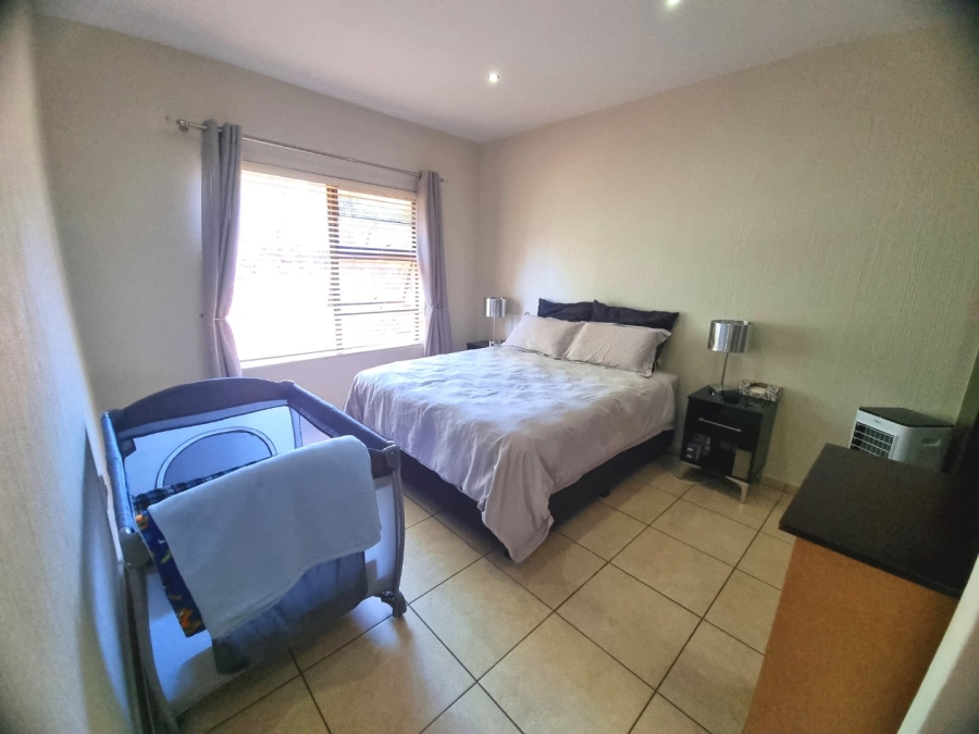 3 Bedroom Property for Sale in Mulbarton Gauteng