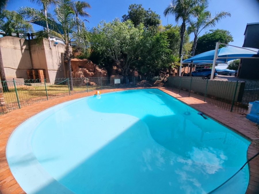 3 Bedroom Property for Sale in Mulbarton Gauteng