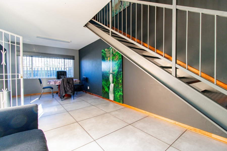 6 Bedroom Property for Sale in Southdale Gauteng