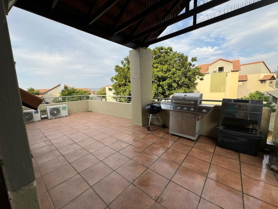 2 Bedroom Property for Sale in Broadacres Gauteng