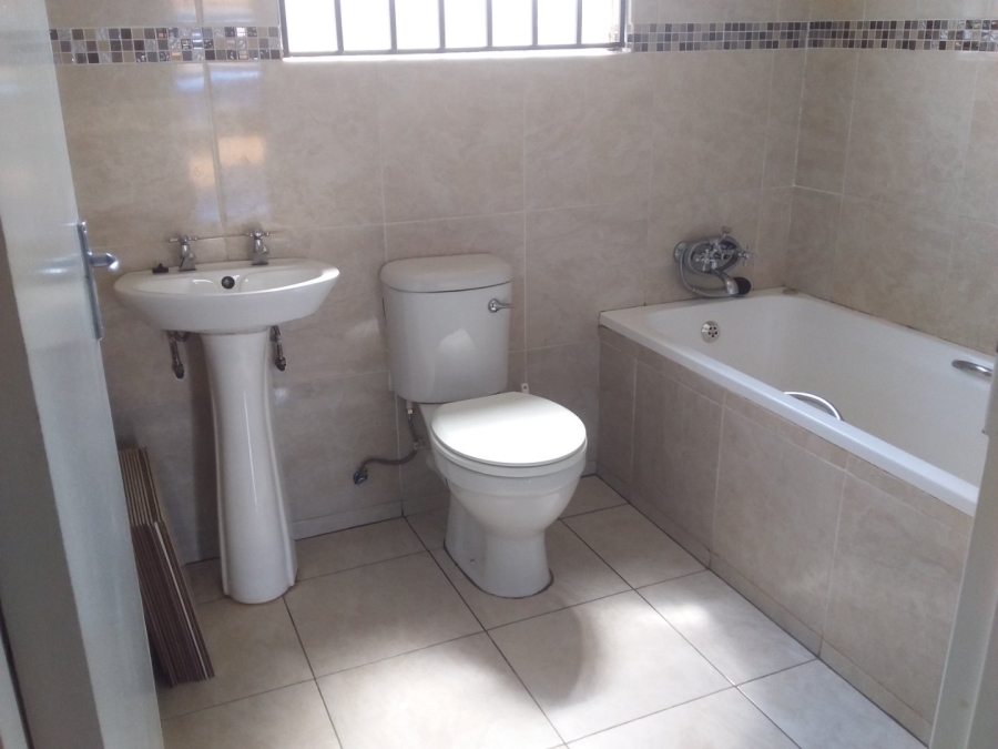 2 Bedroom Property for Sale in Lenasia South Gauteng