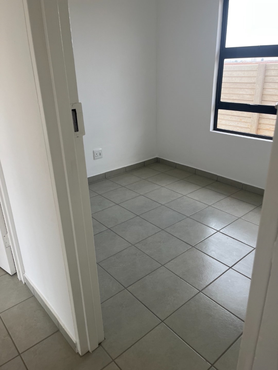 2 Bedroom Property for Sale in Windmill Park Gauteng