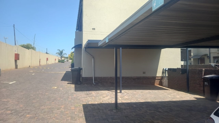 2 Bedroom Property for Sale in Sugar Bush Estate Gauteng