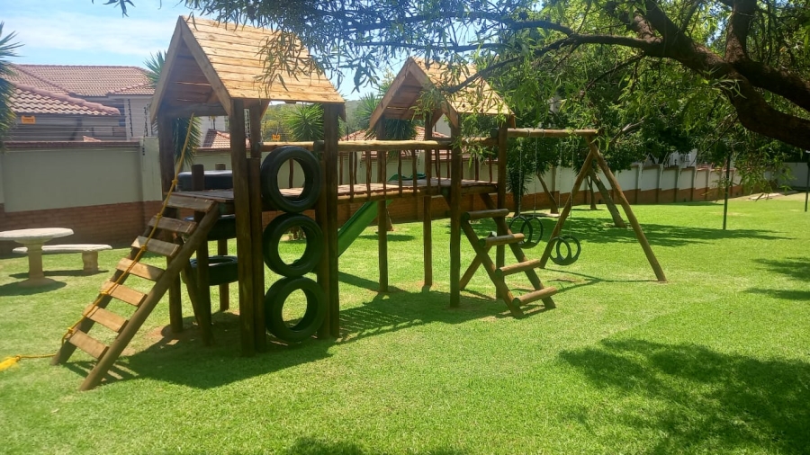 2 Bedroom Property for Sale in Sugar Bush Estate Gauteng