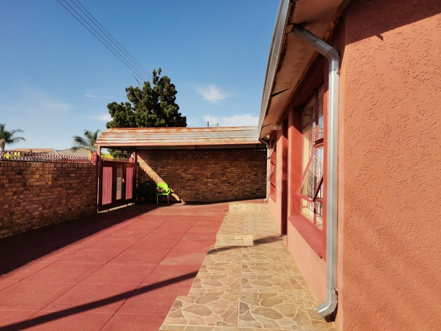 4 Bedroom Property for Sale in Soshanguve H Gauteng