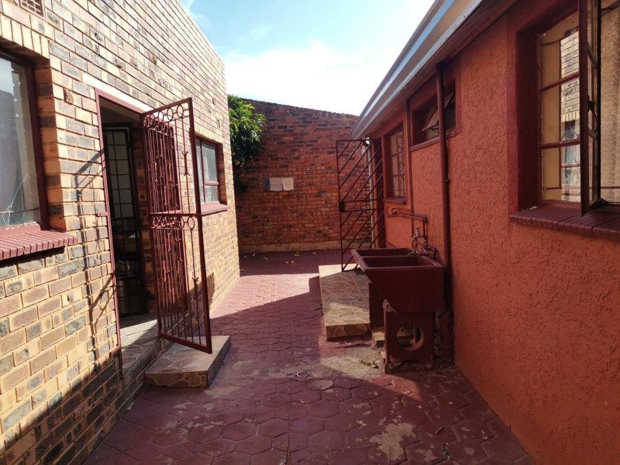 4 Bedroom Property for Sale in Soshanguve H Gauteng