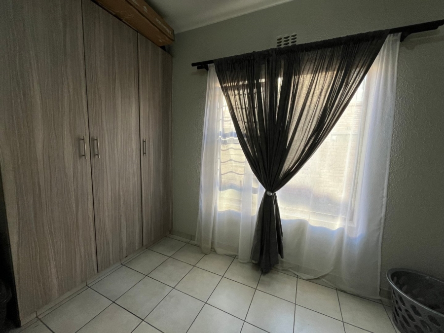 2 Bedroom Property for Sale in Klippoortjie Gauteng