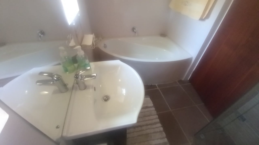 4 Bedroom Property for Sale in Noordheuwel Gauteng