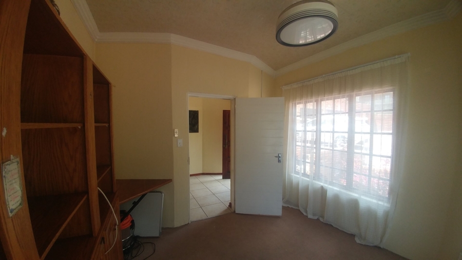 5 Bedroom Property for Sale in Amandasig Gauteng