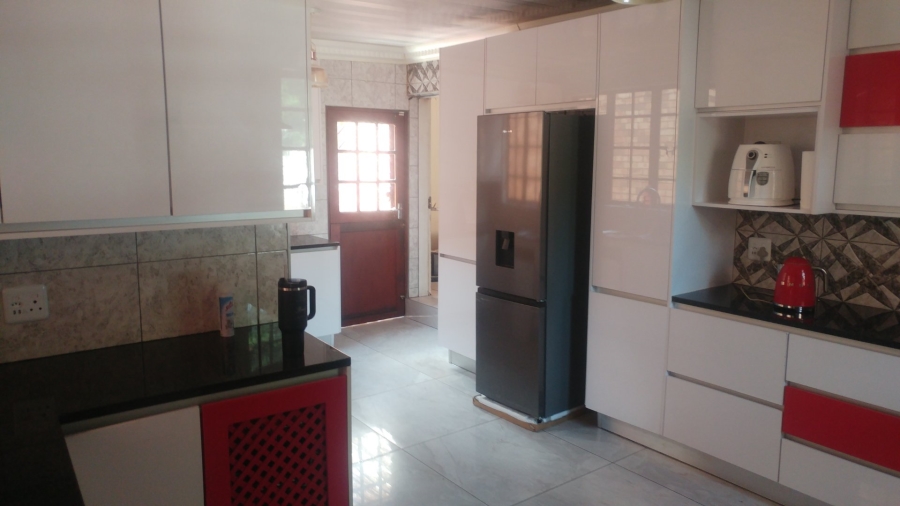 5 Bedroom Property for Sale in Amandasig Gauteng