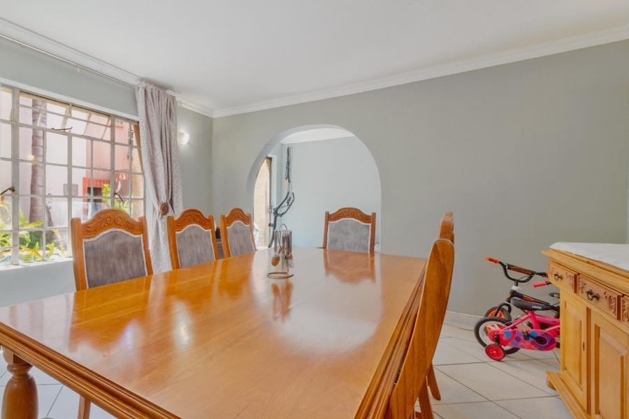 3 Bedroom Property for Sale in Corlett Gardens Gauteng