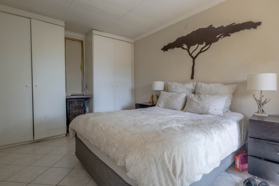 3 Bedroom Property for Sale in Hurlyvale Gauteng