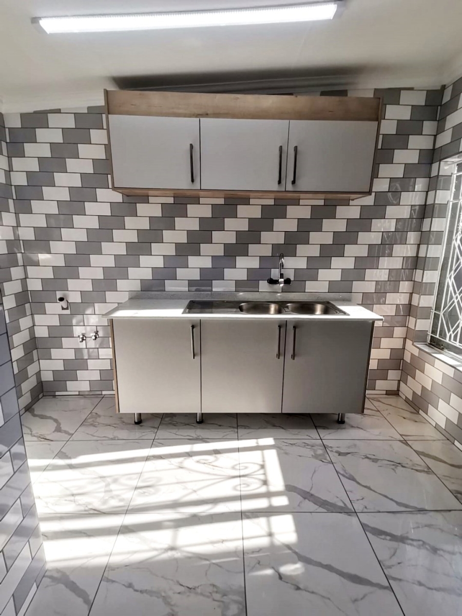 To Let 3 Bedroom Property for Rent in Actonville Gauteng