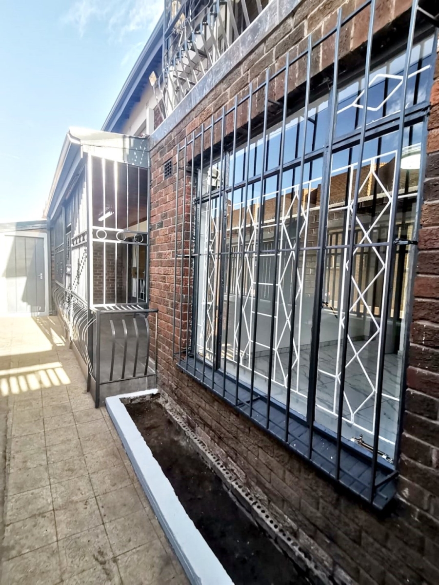 To Let 3 Bedroom Property for Rent in Actonville Gauteng