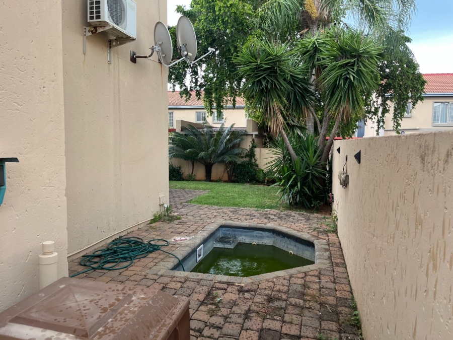 2 Bedroom Property for Sale in Equestria Gauteng