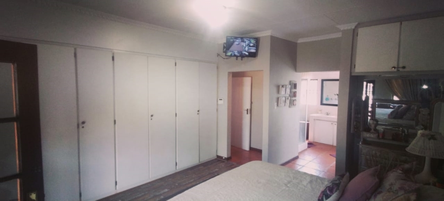 3 Bedroom Property for Sale in Eldoraigne Gauteng