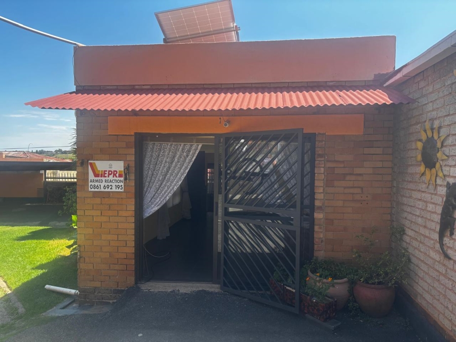 3 Bedroom Property for Sale in Wentworth Park Gauteng