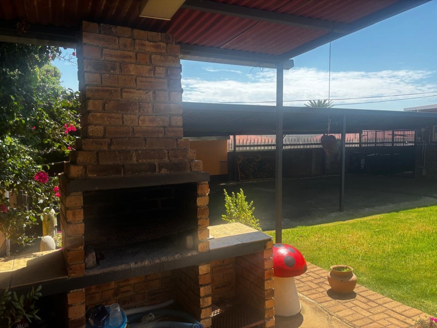 3 Bedroom Property for Sale in Wentworth Park Gauteng