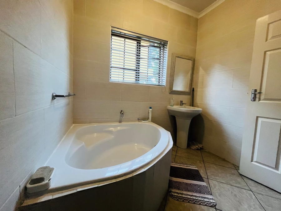 3 Bedroom Property for Sale in Ninapark Gauteng