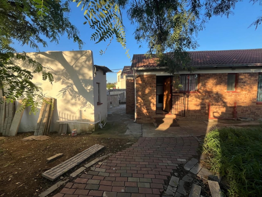 4 Bedroom Property for Sale in Eikenhof Gauteng