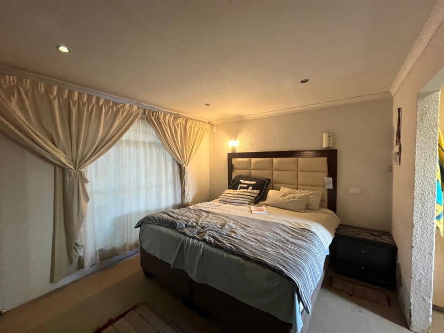 4 Bedroom Property for Sale in Eikenhof Gauteng