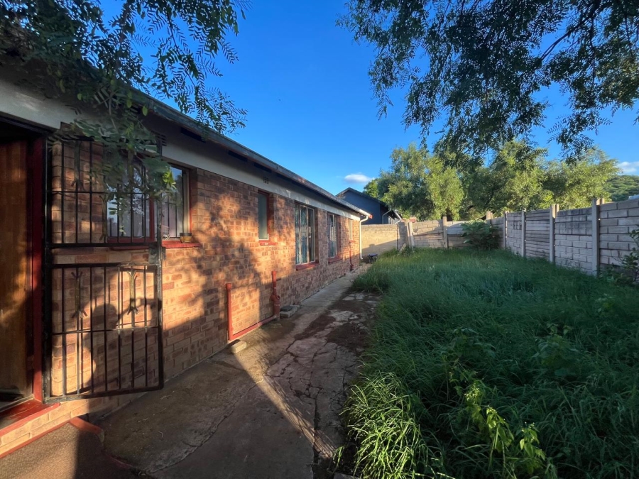 4 Bedroom Property for Sale in Eikenhof Gauteng