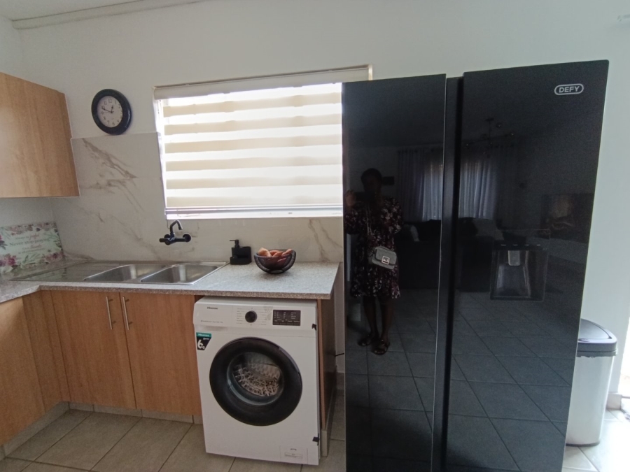 To Let 3 Bedroom Property for Rent in Kosmosdal Gauteng