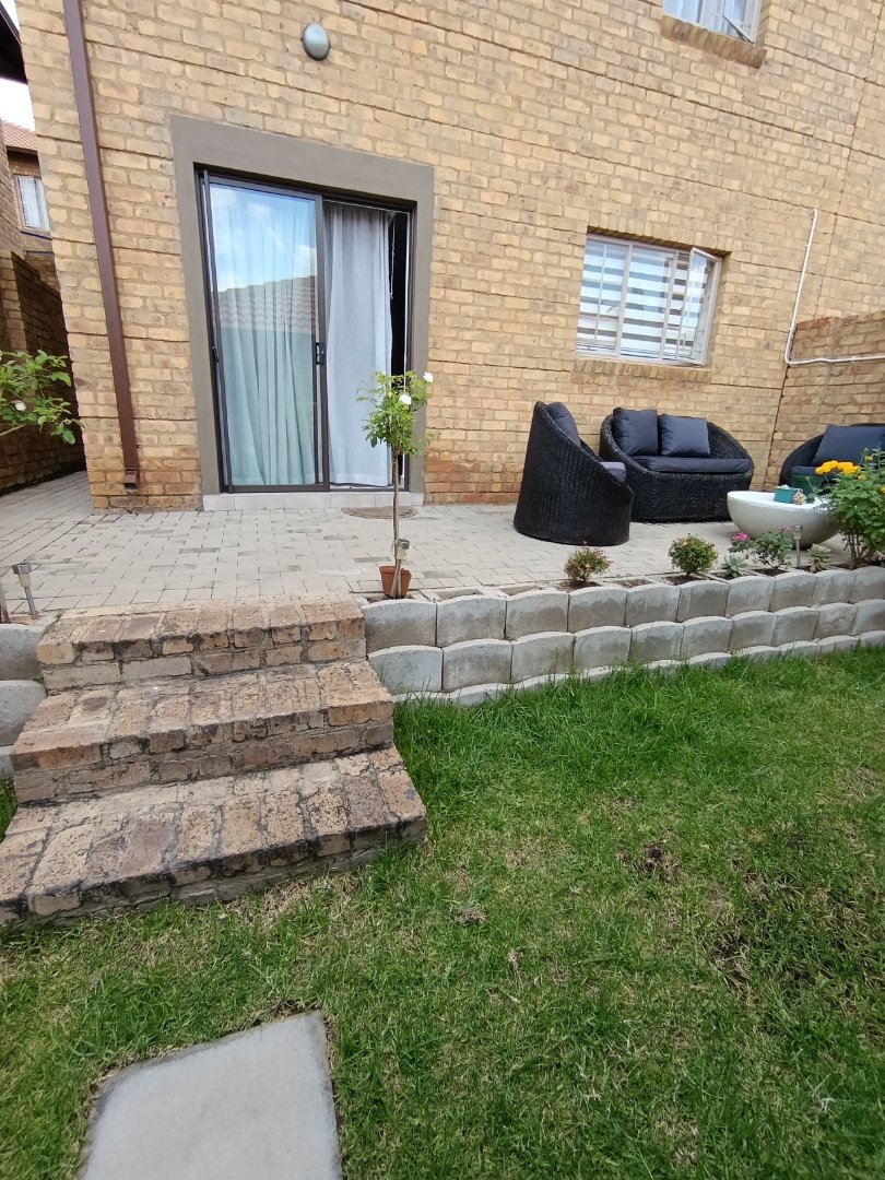 To Let 3 Bedroom Property for Rent in Kosmosdal Gauteng